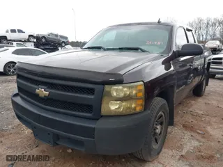 2008 Chevrolet Silverado 1500 Work Truck with VIN 1GCEC19C88Z241487, listed as a IAAI auction lot 41730878 with 275,983 mi miles. Bid and sale history available at carsss.com. Image 2.