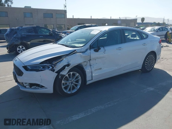 2017 Ford Fusion Hybrid Titanium с VIN 3FA6P0RU3HR323164, выставлен на аукционе IAAI как лот 42303571 с пробегом 119 732 миль миль и . История ставок и продаж доступна на DreamBid. Изображение 19.