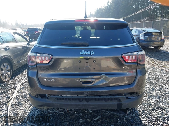 2023 Jeep Compass Sport z VIN 3C4NJDAN2PT527152, wystawiony jako IAAI lot #41431798 z przebiegiem 45 989 mil mil oraz . Historia ofert i sprzedaży dostępna na DreamBid. Obrazek 17.