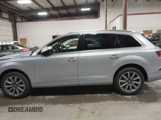 2018 Audi Q7 Premium Plus with VIN WA1LHAF76JD020886, listed as a IAAI auction lot 41719704 with 69,157 mi miles. Bid and sale history available at carsss.com. Image 14.