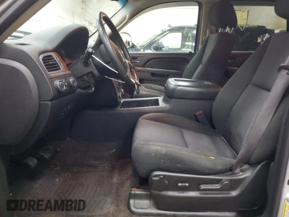 2011 GMC Yukon SLE with VIN 1GKS2AE0XBR195819, listed as a Copart auction lot 42131935 with 221,323 mi miles and Clean Title. Bid and sale history available at carsss.com. Image 7.