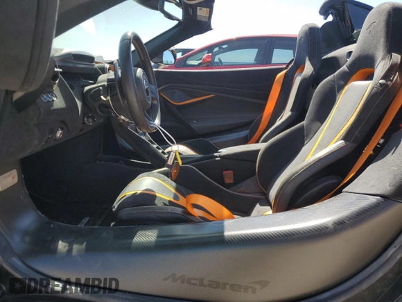2022 McLaren 720S z VIN SBM14FCA0NW006456, wystawiony jako Copart lot #48148685 z przebiegiem 6859 mil mil oraz Szkody całkowita. Historia ofert i sprzedaży dostępna na DreamBid. Obrazek 7.