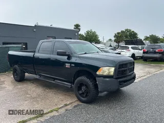 2011 Ram 2500 Big Horn z VIN 3D7TT2CT1BG583527, wystawiony jako Copart lot #56960515 z przebiegiem 82 117 mil mil oraz Czysty tytuł • Clean title. Historia ofert i sprzedaży dostępna na DreamBid. Obrazek 1.