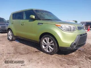 2015 Kia Soul + with VIN KNDJP3A51F7759901, listed as a IAAI auction lot 41990123 with 171,112 mi miles. Bid and sale history available at carsss.com. Image 1.