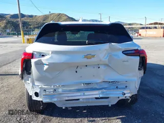 2024 Chevrolet Blazer EV eAWD LT z VIN 3GNKDBRJ0RS218750, wystawiony jako IAAI lot #41735858 z przebiegiem 2835 mil mil oraz . Historia ofert i sprzedaży dostępna na DreamBid. Obrazek 17.