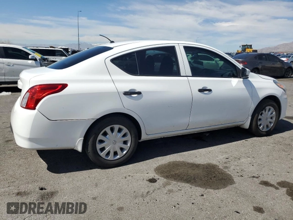 2016 Nissan Versa S z VIN 3N1CN7AP4GL884530, wystawiony jako Copart lot #50576085 z przebiegiem 79 627 mil mil oraz Szkoda całkowita • Salvage title. Historia ofert i sprzedaży dostępna na DreamBid. Obrazek 3.