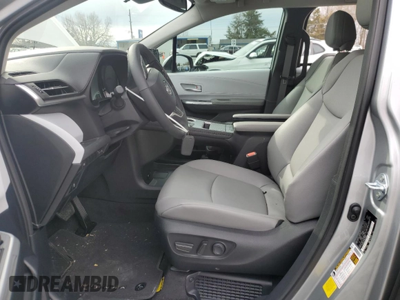 2025 Toyota Sienna XLE with VIN 5TDJRKEC7SS227680, listed as a Copart auction lot 48118175 with 1,085 mi miles and Salvage Title. Bid and sale history available at carsss.com. Image 7.