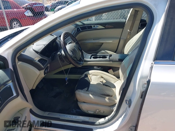 2016 Lincoln MKZ z VIN 3LN6L2GK1GR604523, wystawiony jako IAAI lot #42005012 z przebiegiem 215 285 mil mil oraz . Historia ofert i sprzedaży dostępna na DreamBid. Obrazek 5.