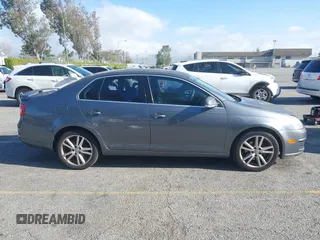 2005 Volkswagen Jetta 2.5L с VIN 3VWRG71K75M639246, выставлен на аукционе IAAI как лот 41937562 с пробегом 139 321 миль миль и . История ставок и продаж доступна на DreamBid. Изображение 13.