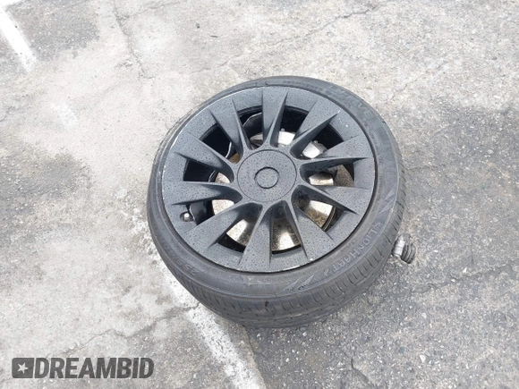 2020 Tesla Model Y Long Range with VIN 5YJYGDEE2LF022484, listed as a IAAI auction lot 41798662 with 108,978 mi miles and . Bid and sale history available at DreamBid. Image 11.