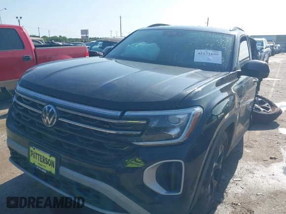 2025 Volkswagen Atlas SE with VIN 1V2CR2CA1SC504687, listed as a IAAI auction lot 42171699 with 1,847 mi miles and . Bid and sale history available at DreamBid. Image 2.