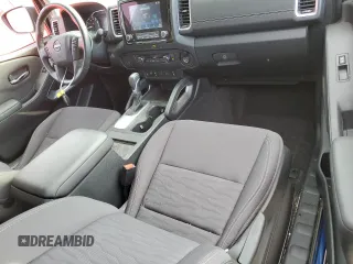 2022 Nissan Frontier SV z VIN 1N6ED1CL9NN638356, wystawiony jako Copart lot #87682555 z przebiegiem 38 852 mil mil oraz Szkoda całkowita • Salvage title. Historia ofert i sprzedaży dostępna na DreamBid. Obrazek 8.