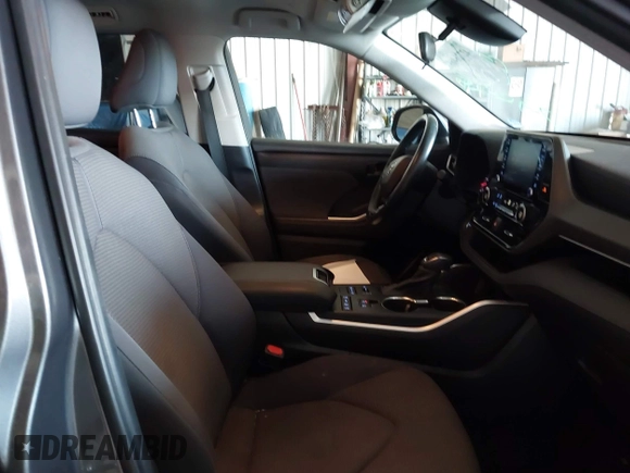 2021 Toyota Highlander L with VIN 5TDBZRBH4MS123650, listed as a IAAI auction lot 42726469 with 92,877 mi miles and . Bid and sale history available at DreamBid. Image 5.