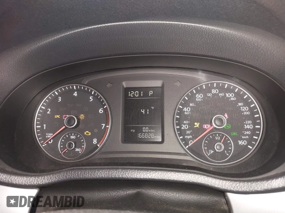 2014 Volkswagen Passat Wolfsburg Edition z VIN 1VWAT7A31EC080098, wystawiony jako IAAI lot #41719111 z przebiegiem 166 828 mil mil oraz . Historia ofert i sprzedaży dostępna na DreamBid. Obrazek 7.