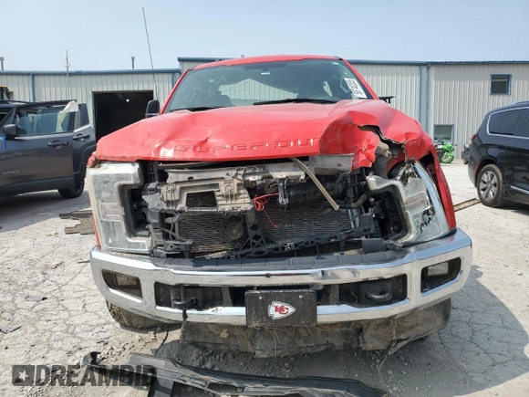 2017 Ford F-350 Platinum z VIN 1FT8W3BTXHEB84436, wystawiony jako Copart lot #58740355 z przebiegiem 167 264 mil mil oraz Szkoda całkowita • Salvage title. Historia ofert i sprzedaży dostępna na DreamBid. Obrazek 5.
