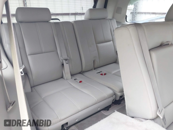 2014 GMC Yukon SLT with VIN 1GKS1CE07ER229525, listed as a IAAI auction lot 40260080 with 180,043 mi miles. Bid and sale history available at carsss.com. Image 18.