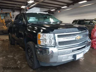 2013 Chevrolet Silverado 1500 LT with VIN 1GCRCSEA9DZ355598, listed as a IAAI auction lot 41297558 with 121,577 mi miles. Bid and sale history available at carsss.com. Image 1.
