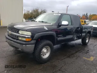 2002 Chevrolet Silverado 1500HD LT with VIN 1GCGK13U52F196739, listed as a Copart auction lot 76133694 with 208,404 mi miles and Salvage Title. Bid and sale history available at DreamBid. Image 1.
