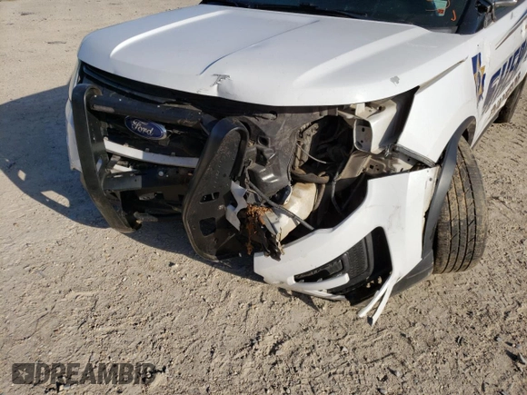 2017 Ford Police Interceptor Utility z VIN 1FM5K8AR5HGA12977, wystawiony jako Copart lot #39727692 z przebiegiem 163 511 mil mil oraz Szkoda całkowita • Salvage title. Historia ofert i sprzedaży dostępna na DreamBid. Obrazek 9.