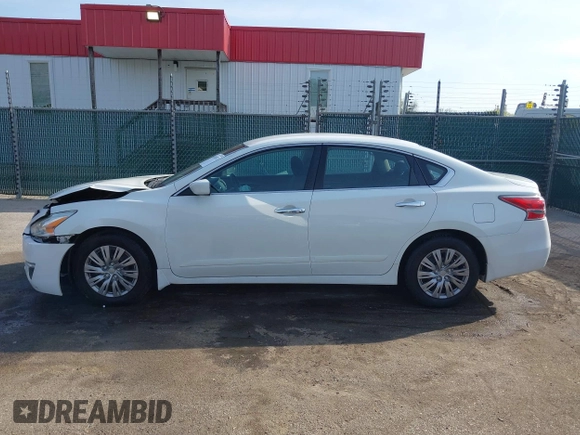 2015 Nissan Altima S with VIN 1N4AL3AP4FN388442, listed as a IAAI auction lot 42107172 with 113,354 mi miles and . Bid and sale history available at carsss.com. Image 14.