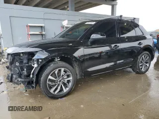 2024 Audi Q5 S line Premium z VIN WA1GAAFY8R2102804, wystawiony jako Copart lot #55323505 z przebiegiem 20 415 mil mil oraz Szkoda całkowita • Salvage title. Historia ofert i sprzedaży dostępna na DreamBid. Obrazek 1.