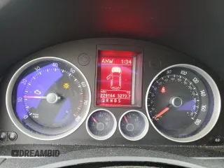 2008 Volkswagen GTI z VIN WVWHV71K68W122044, wystawiony jako Copart lot #49320995 z przebiegiem 229 164 mil mil oraz Szkoda całkowita • Salvage title. Historia ofert i sprzedaży dostępna na DreamBid. Obrazek 9.