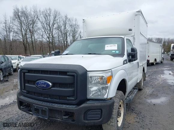 2015 Ford Super Duty F-250 SRW XL with VIN 1FDBF2B66FED21648, listed as a IAAI auction lot 41700328 with 370,599 mi miles. Bid and sale history available at carsss.com. Image 6.
