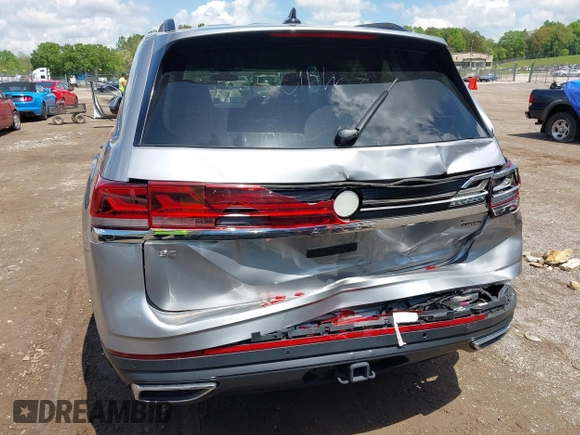 2024 Volkswagen Atlas SE with VIN 1V2HR2CA4RC577309, listed as a IAAI auction lot 42107825 with 25,694 mi miles and . Bid and sale history available at DreamBid. Image 6.