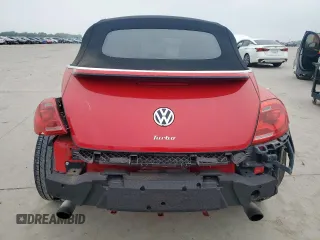 2015 Volkswagen Beetle R-Line z VIN 3VW7T7AT5FM815840, wystawiony jako Copart lot #57490285 z przebiegiem 40 153 mil mil oraz Szkoda całkowita • Salvage title. Historia ofert i sprzedaży dostępna na DreamBid. Obrazek 6.