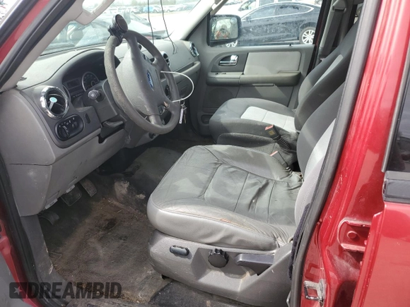 2005 Ford Expedition Special Service z VIN 1FMPU16535LA59153, wystawiony jako Copart lot #50961195 z przebiegiem 200 296 mil mil oraz Szkoda całkowita • Salvage title. Historia ofert i sprzedaży dostępna na DreamBid. Obrazek 7.