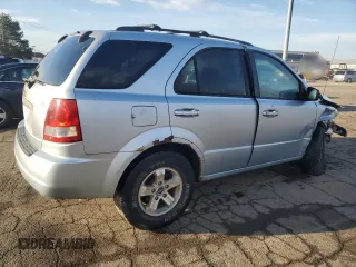 2005 Kia Sorento LX z VIN KNDJC733455442137, wystawiony jako Copart lot #46496065 z przebiegiem 118 299 mil mil oraz Szkoda całkowita • Salvage title. Historia ofert i sprzedaży dostępna na DreamBid. Obrazek 3.