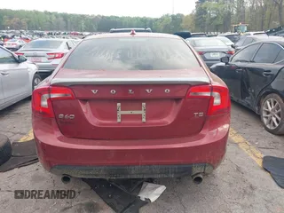 2013 Volvo S60 T5 Premier with VIN YV1612FSXD2208192, listed as a IAAI auction lot 41952296 with 197,095 mi miles. Bid and sale history available at carsss.com. Image 16.