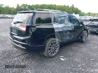 2022 GMC Acadia Denali with VIN 1GKKNXLSXNZ175038, listed as a IAAI auction lot 42463525 with 28,875 mi miles and . Bid and sale history available at DreamBid. Image 4.
