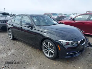 2016 BMW 3 Series 328i xDrive z VIN WBA8E3C52GK502758, wystawiony jako IAAI lot #41651463 z przebiegiem 95 537 mil mil oraz . Historia ofert i sprzedaży dostępna na DreamBid. Obrazek 1.