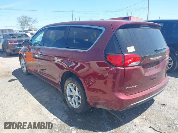 2020 Chrysler Pacifica Touring with VIN 2C4RC1FG5LR104163, listed as a IAAI auction lot 42018070 with 188,386 mi miles and . Bid and sale history available at DreamBid. Image 3.