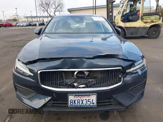 2019 Volvo S60 Momentum with VIN 7JR102FK6KG011458, listed as a IAAI auction lot 41515206 with 42,848 mi miles. Bid and sale history available at carsss.com. Image 13.