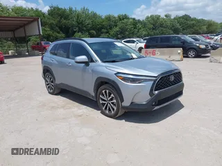 2024 Toyota Corolla Cross XLE с VIN 7MUEAABG9RV080854, выставлен на аукционе IAAI как лот 42532954 с пробегом 32 447 миль миль и . История ставок и продаж доступна на DreamBid. Изображение 1.