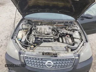 2005 Nissan Altima 3.5 SE with VIN 1N4BL11D95C250548, listed as a IAAI auction lot 42050063 with 176,734 mi miles. Bid and sale history available at carsss.com. Image 10.