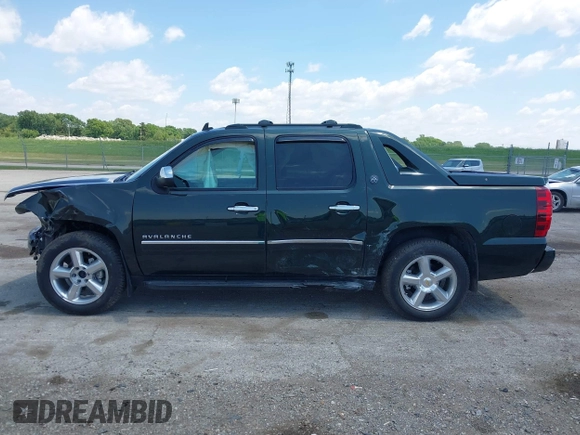 2013 Chevrolet Avalanche LTZ with VIN 3GNTKGE77DG331947, listed as a IAAI auction lot 42396775 with 119,150 mi miles and . Bid and sale history available at DreamBid. Image 15.