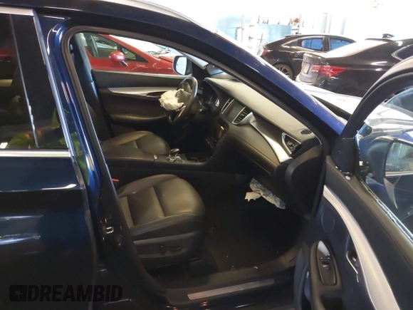 2019 Infiniti QX50 Essential z VIN 3PCAJ5M3XKF128219, wystawiony jako IAAI lot #41624990 z przebiegiem 84 442 mil mil oraz . Historia ofert i sprzedaży dostępna na DreamBid. Obrazek 5.
