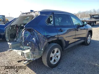 2019 Toyota RAV4 XLE with VIN 2T3P1RFV8KW059704, listed as a Copart auction lot 51497375 with 35,631 mi miles and Salvage Title. Bid and sale history available at carsss.com. Image 3.