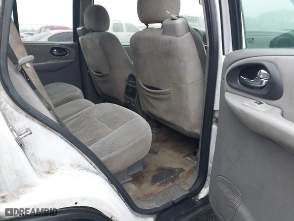2007 Chevrolet TrailBlazer LT with VIN 1GNDS13SX72301640, listed as a IAAI auction lot 41570405 with 298,289 mi miles. Bid and sale history available at carsss.com. Image 8.