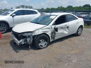2008 Pontiac G6 1SV Value Leader with VIN 1G2ZF57B784201817, listed as a IAAI auction lot 39711687 with 1 mi miles. Bid and sale history available at carsss.com. Image 6.