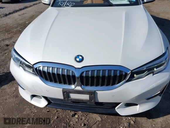 2020 BMW 3 Series 330i xDrive with VIN WBA5R7C07LFH92066, listed as a IAAI auction lot 41603868 with 44,439 mi miles. Bid and sale history available at carsss.com. Image 12.