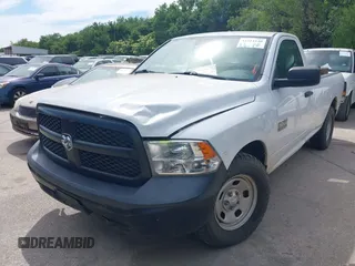2017 Ram 1500 Tradesman z VIN 3C6JR6DG5HG774182, wystawiony jako IAAI lot #42314140 z przebiegiem 132 895 mil mil oraz . Historia ofert i sprzedaży dostępna na DreamBid. Obrazek 17.