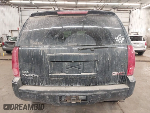 2012 GMC Yukon SLT with VIN 1GKS2CE02CR159894, listed as a IAAI auction lot 41686663 with 189,965 mi miles. Bid and sale history available at carsss.com. Image 17.