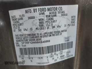 2006 Ford F-150 XL z VIN 1FTRF12W06KB40592, wystawiony jako IAAI lot #42255736 z przebiegiem 206 828 mil mil oraz . Historia ofert i sprzedaży dostępna na DreamBid. Obrazek 9.