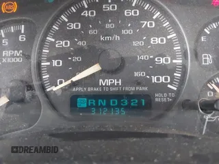 2002 Chevrolet Suburban LT z VIN 1GNEC16Z72J252681, wystawiony jako IAAI lot #42375392 z przebiegiem 312 135 mil mil oraz . Historia ofert i sprzedaży dostępna na DreamBid. Obrazek 7.