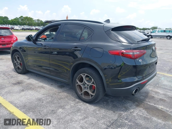 2018 Alfa Romeo Stelvio Sport z VIN ZASFAKPN8J7B58624, wystawiony jako IAAI lot #42380149 z przebiegiem 99 898 mil mil oraz . Historia ofert i sprzedaży dostępna na DreamBid. Obrazek 3.