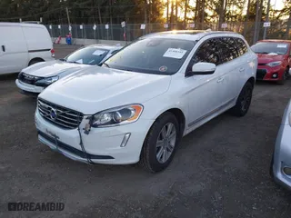 2016 Volvo XC60 T5 Platinum with VIN YV4612RM0G2787732, listed as a IAAI auction lot 41408345 with 120,429 mi miles. Bid and sale history available at carsss.com. Image 17.